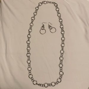 Necklace and earrings set. Silver